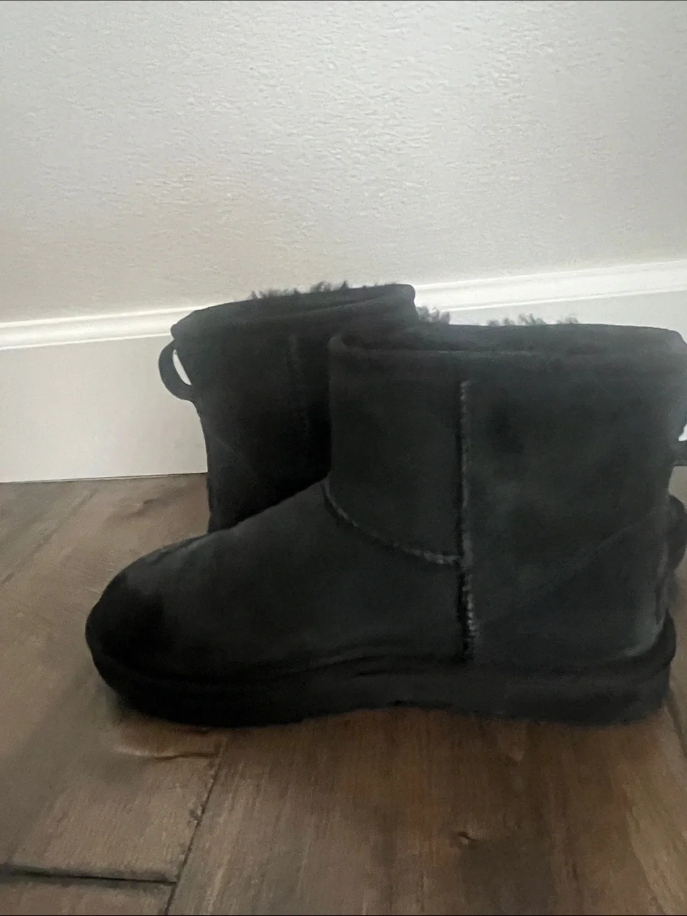 Black short UGG boots